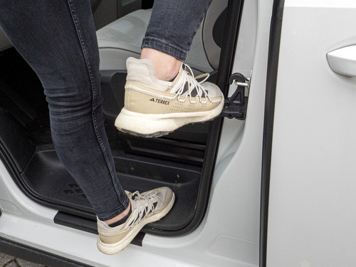 Autotür-Trittstufe mit Klapphaken für Dachzelte Wallaby 2 & Victoria