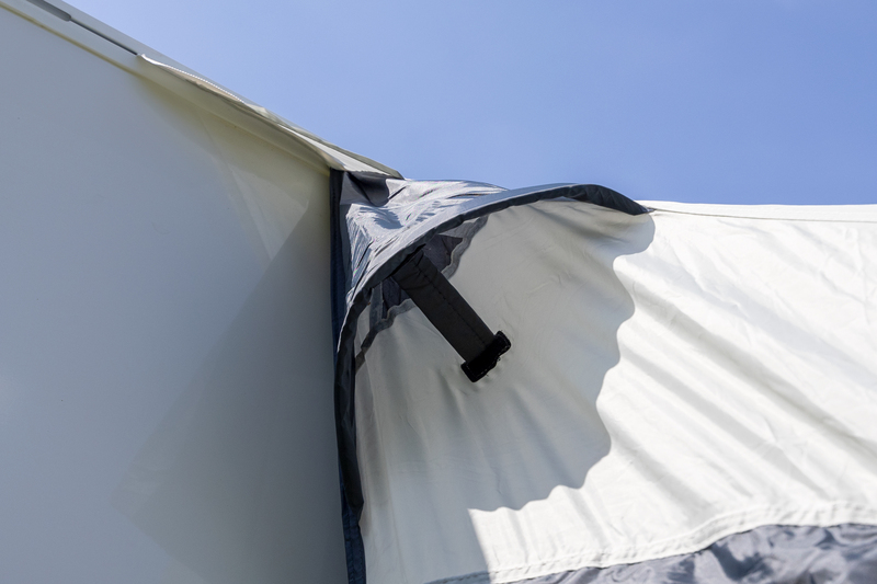 Aufblasbares Wohnwagen-Teilzelt One Beam 220cm